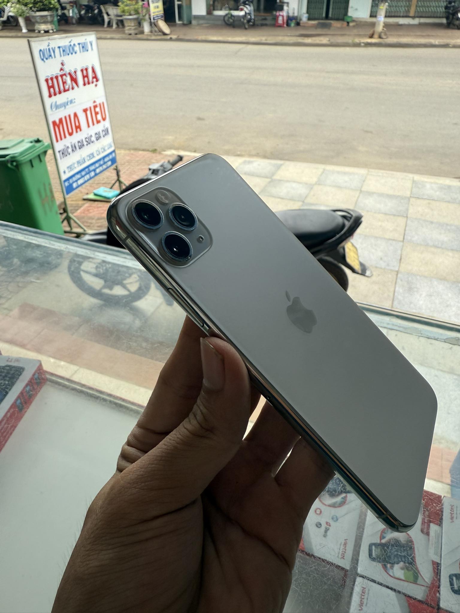 iPhone 11 Pro Max 64GB Trắng | Màn Hình OLED